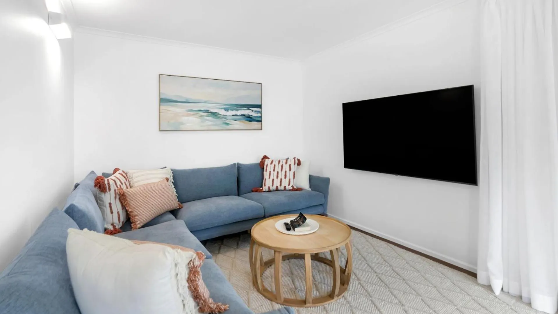 Belle Escapes Endeavour To Impress Villa Clifton Beach