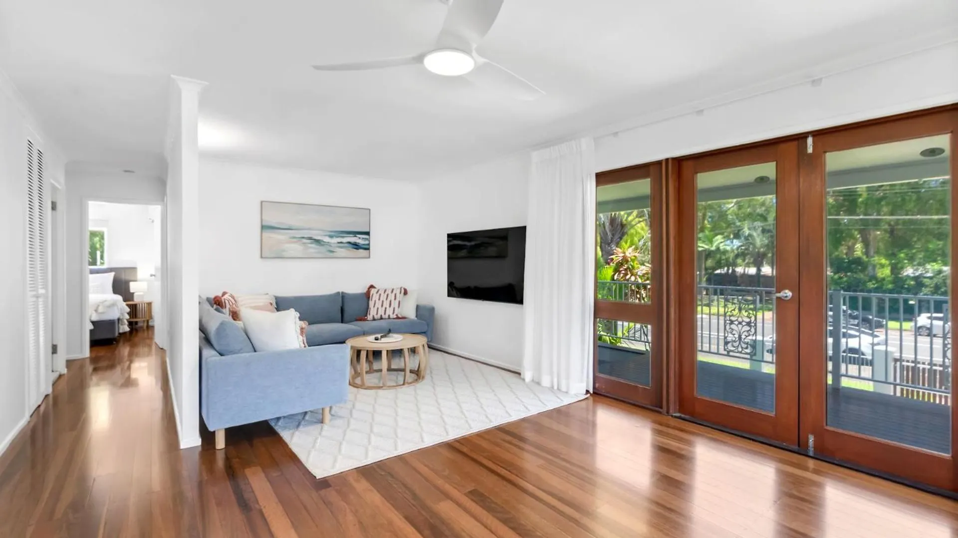Belle Escapes Endeavour To Impress Villa Clifton Beach Holiday home