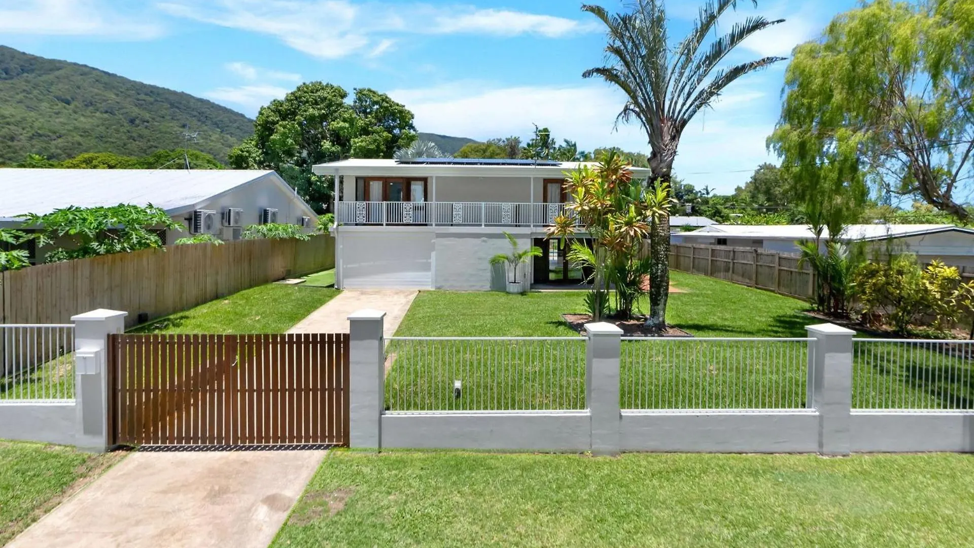 Belle Escapes Endeavour To Impress Villa Clifton Beach