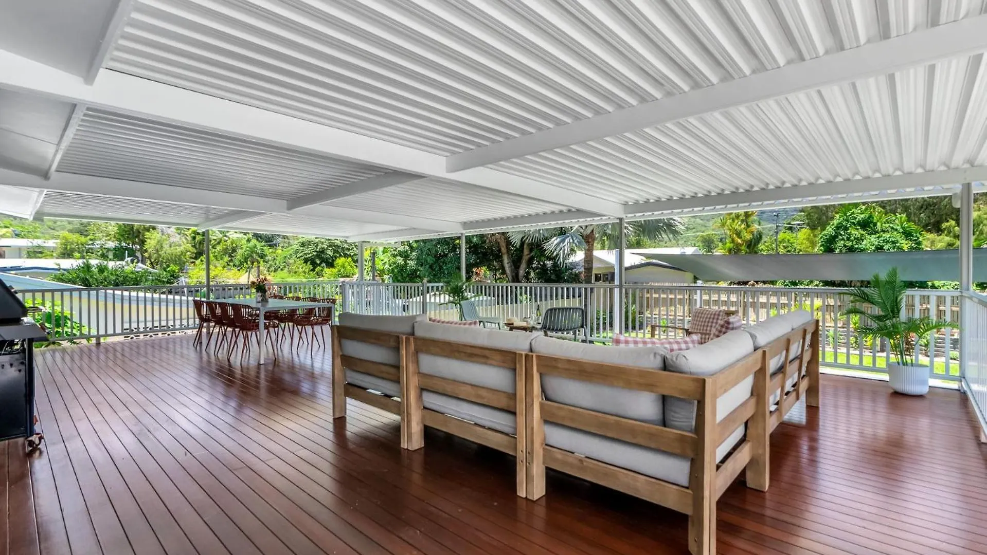 Belle Escapes Endeavour To Impress Villa Clifton Beach 0*,  Australia