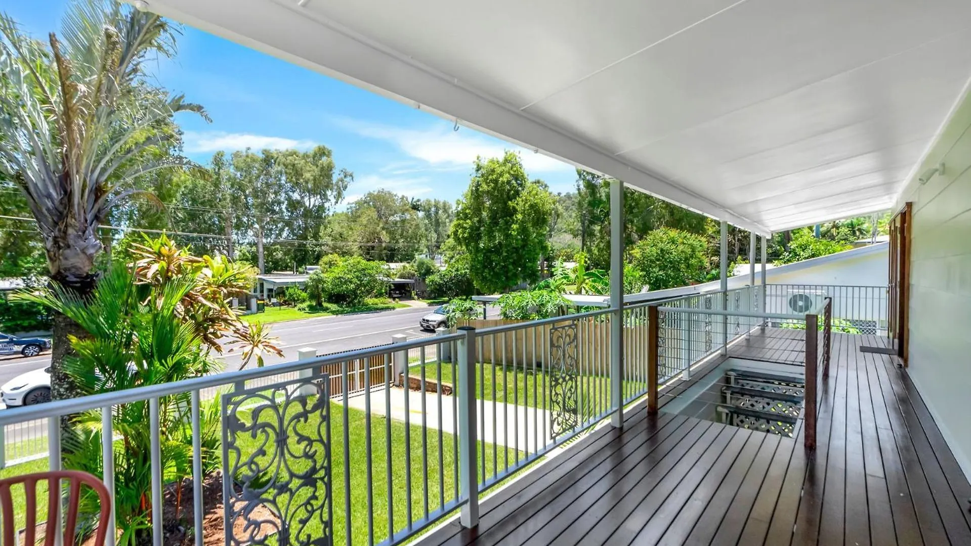 Belle Escapes Endeavour To Impress Villa Clifton Beach Holiday home