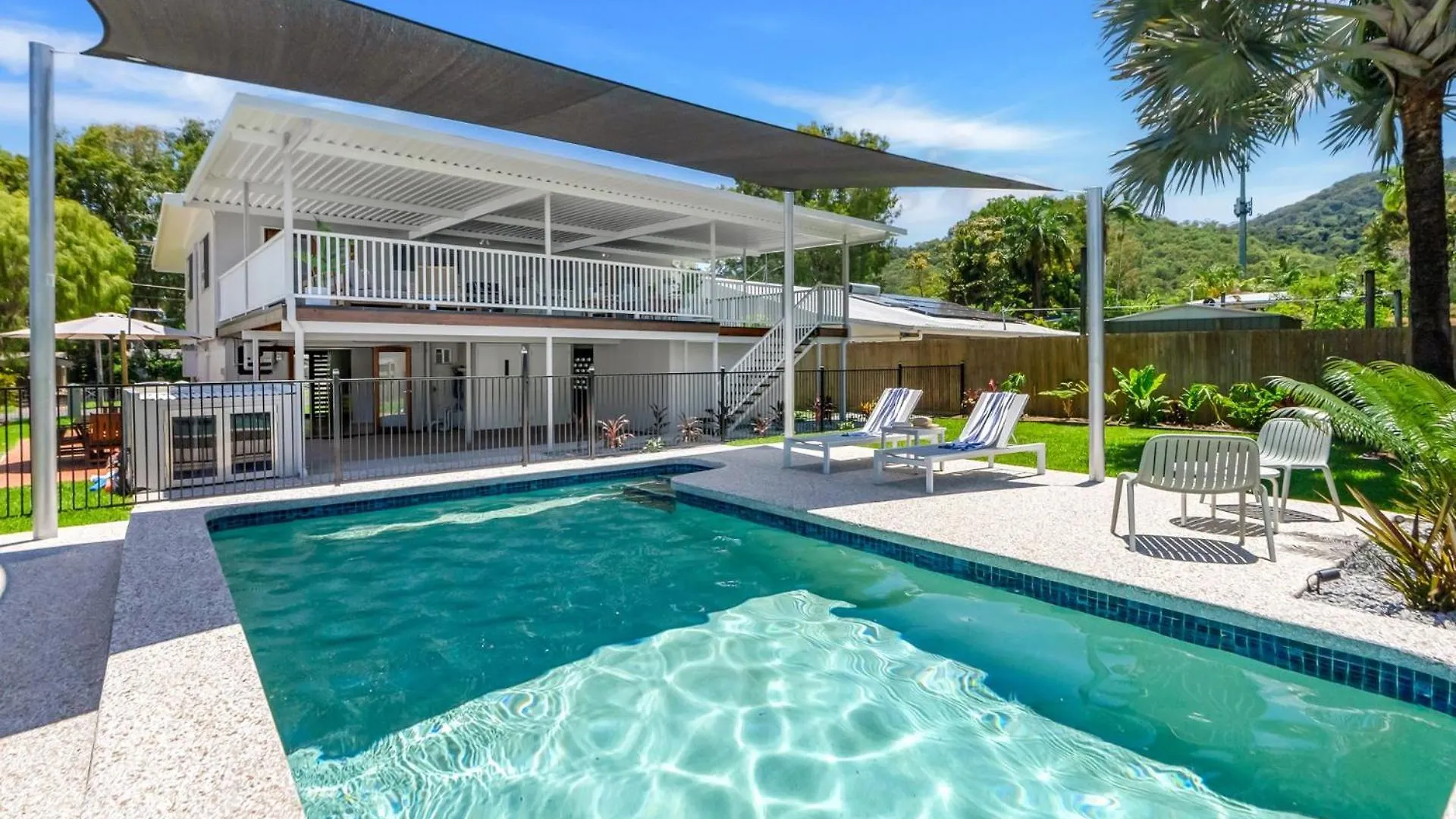 Belle Escapes Endeavour To Impress Villa Clifton Beach