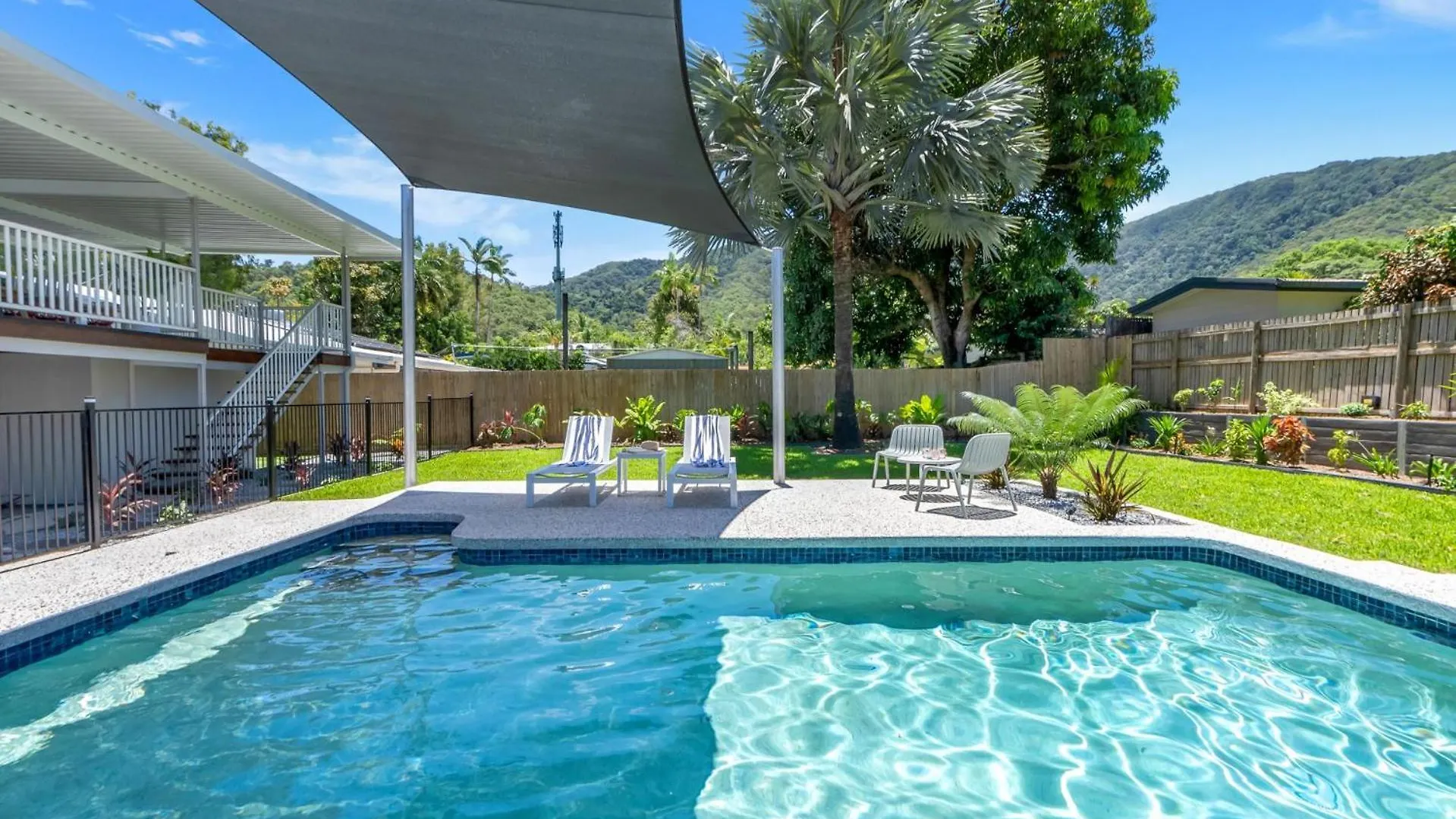 Belle Escapes Endeavour To Impress Villa Clifton Beach Australia