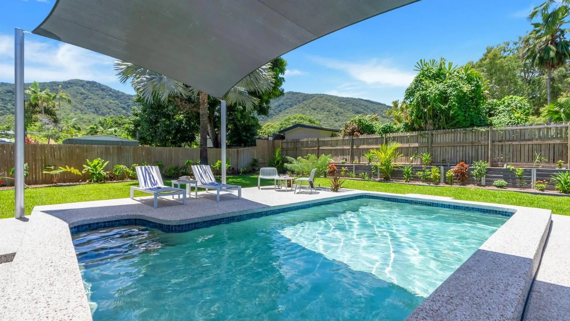 Belle Escapes Endeavour To Impress Villa Clifton Beach Australia