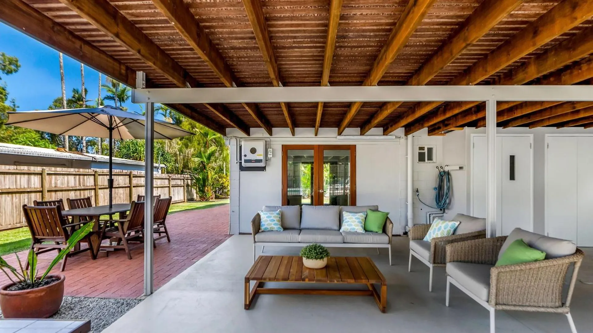 Belle Escapes Endeavour To Impress Villa Clifton Beach Australia